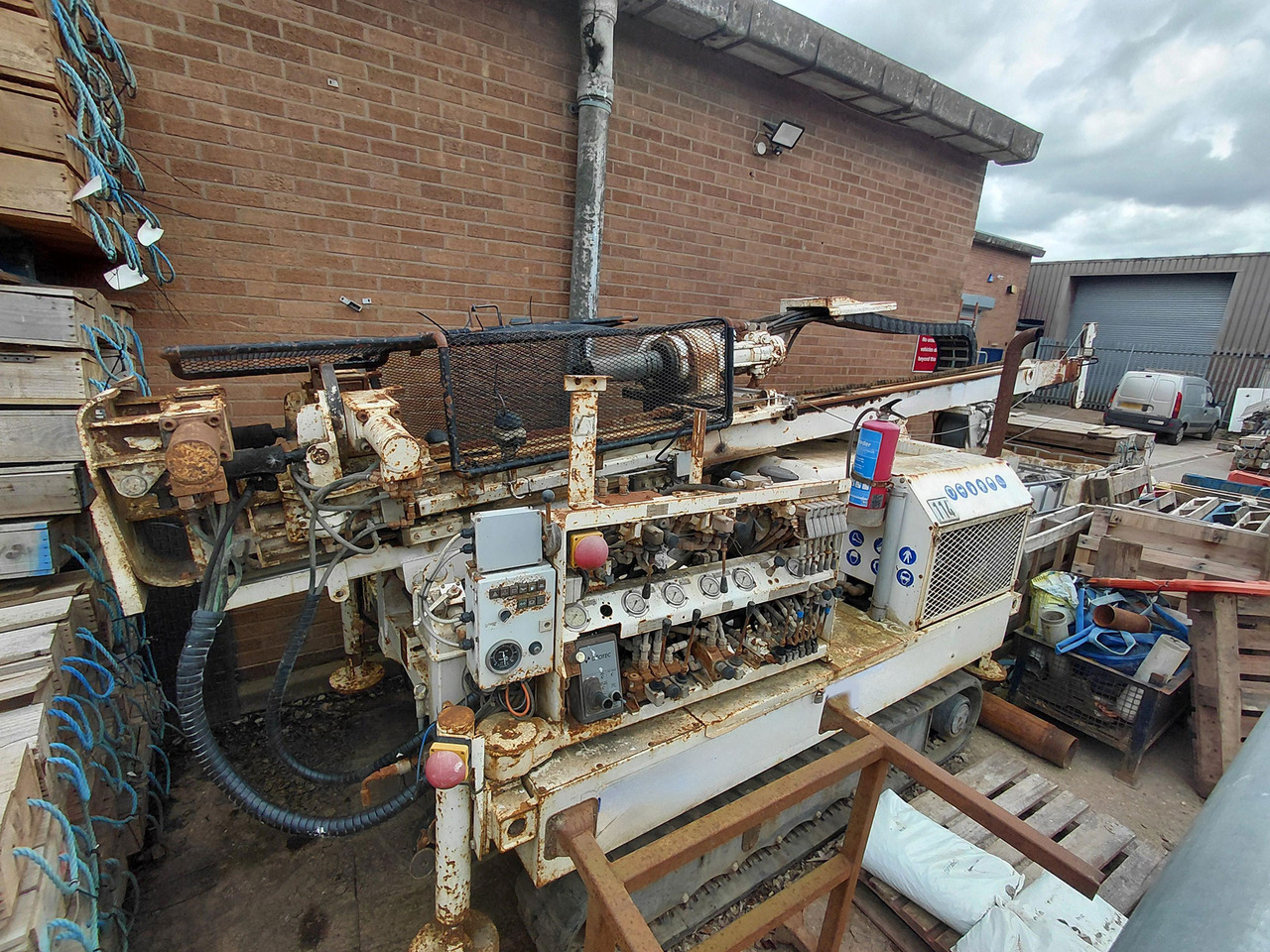 Geotec TB350 - Машина за бушење: слика 1 Geotec TB350 - Машина за бушење: слика 1