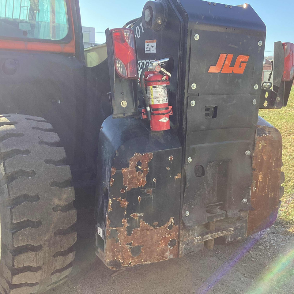 JLG 1732 - Телескопски натоварувач на тркала: слика 5 JLG 1732 - Телескопски натоварувач на тркала: слика 5