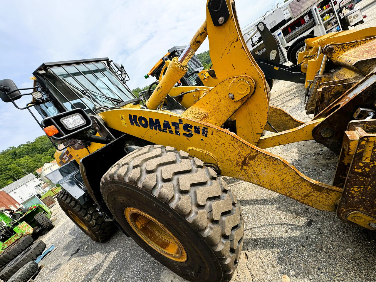 Komatsu WA320-8 - Натоварувач на тркала: слика 4 Komatsu WA320-8 - Натоварувач на тркала: слика 4