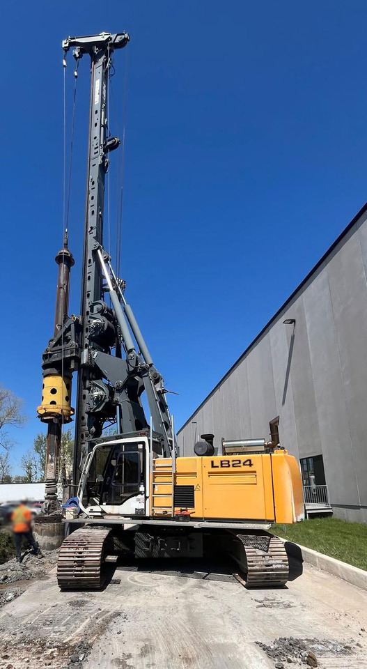 Liebherr LB-24 - Насочен насложувач: слика 3 Liebherr LB-24 - Насочен насложувач: слика 3