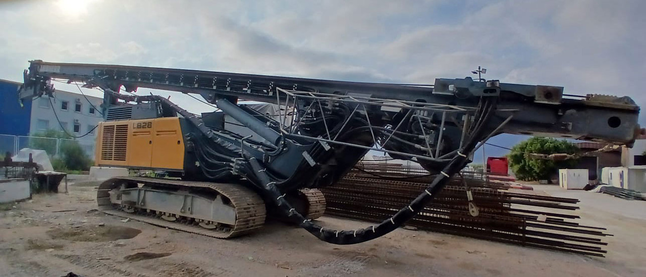 Liebherr LB28 - Насочен насложувач: слика 1 Liebherr LB28 - Насочен насложувач: слика 1