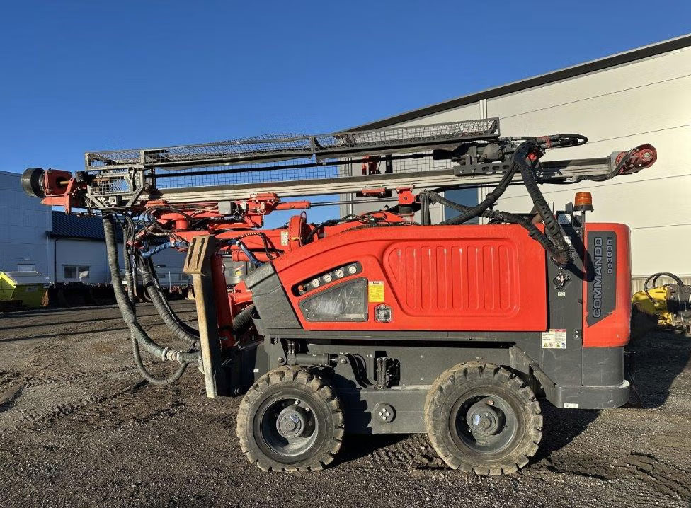 Sandvik Commando DC300Ri - Машина за бушење: слика 1 Sandvik Commando DC300Ri - Машина за бушење: слика 1