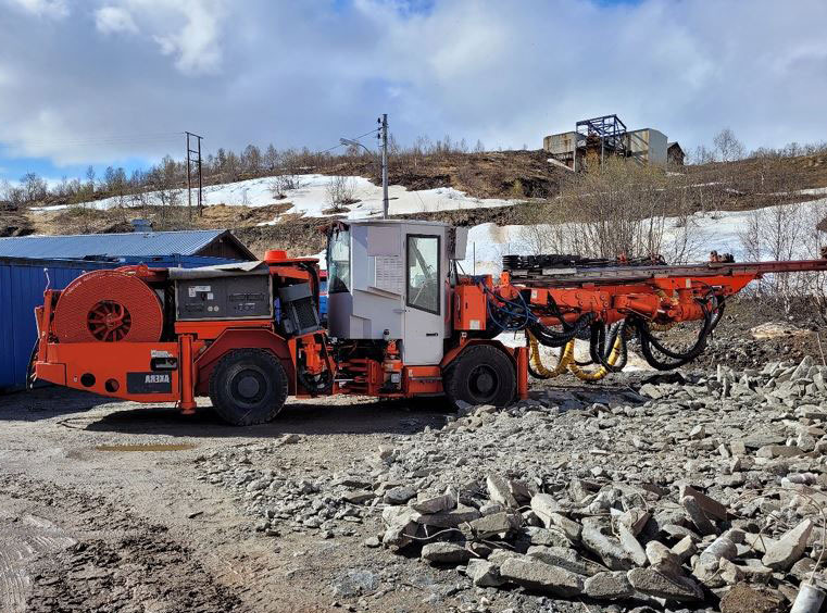 Sandvik DD420-S60C - Насочувачка машина за бушење: слика 1 Sandvik DD420-S60C - Насочувачка машина за бушење: слика 1