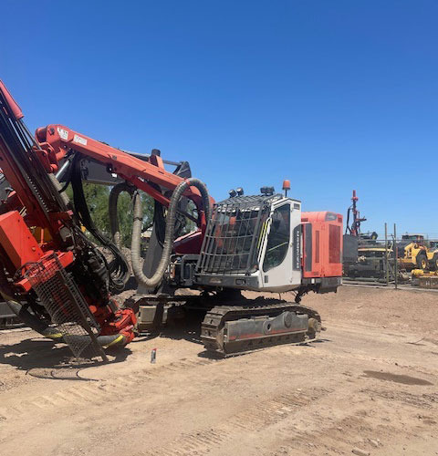 Sandvik DX800 - Машина за бушење: слика 1 Sandvik DX800 - Машина за бушење: слика 1