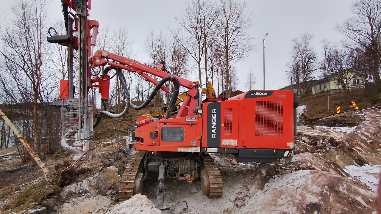 Sandvik DX800R - Машина за бушење: слика 2 Sandvik DX800R - Машина за бушење: слика 2