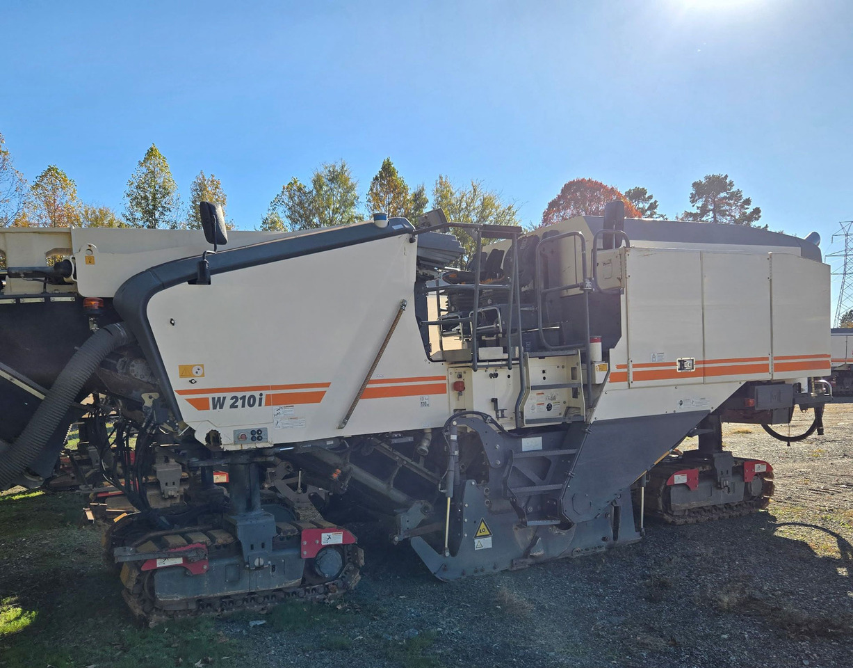 Wirtgen W 210 i - Асфалтна мелница: слика 4 Wirtgen W 210 i - Асфалтна мелница: слика 4