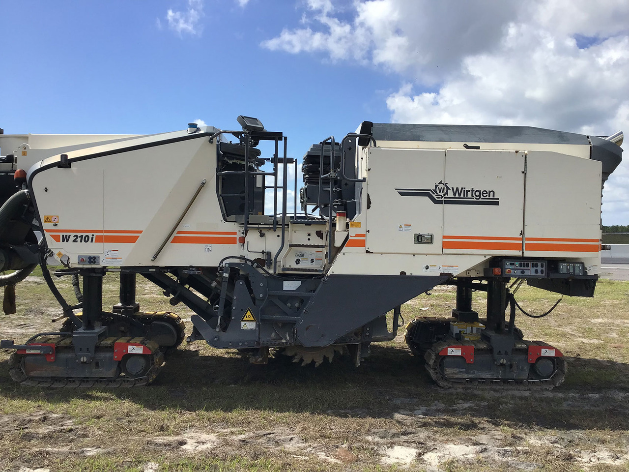 Wirtgen W 210 i - Асфалтна мелница: слика 2 Wirtgen W 210 i - Асфалтна мелница: слика 2