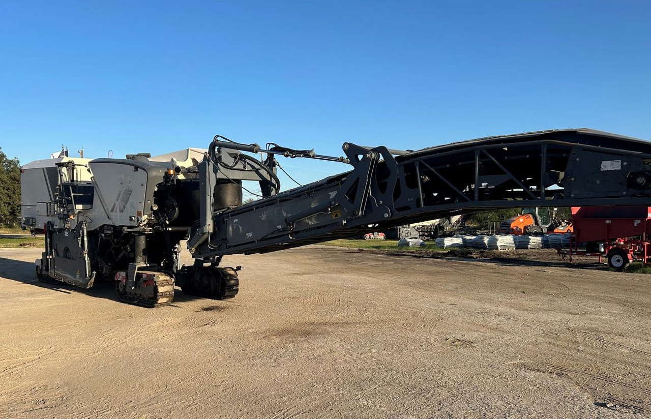 Wirtgen W 220 - Асфалтна мелница: слика 3 Wirtgen W 220 - Асфалтна мелница: слика 3