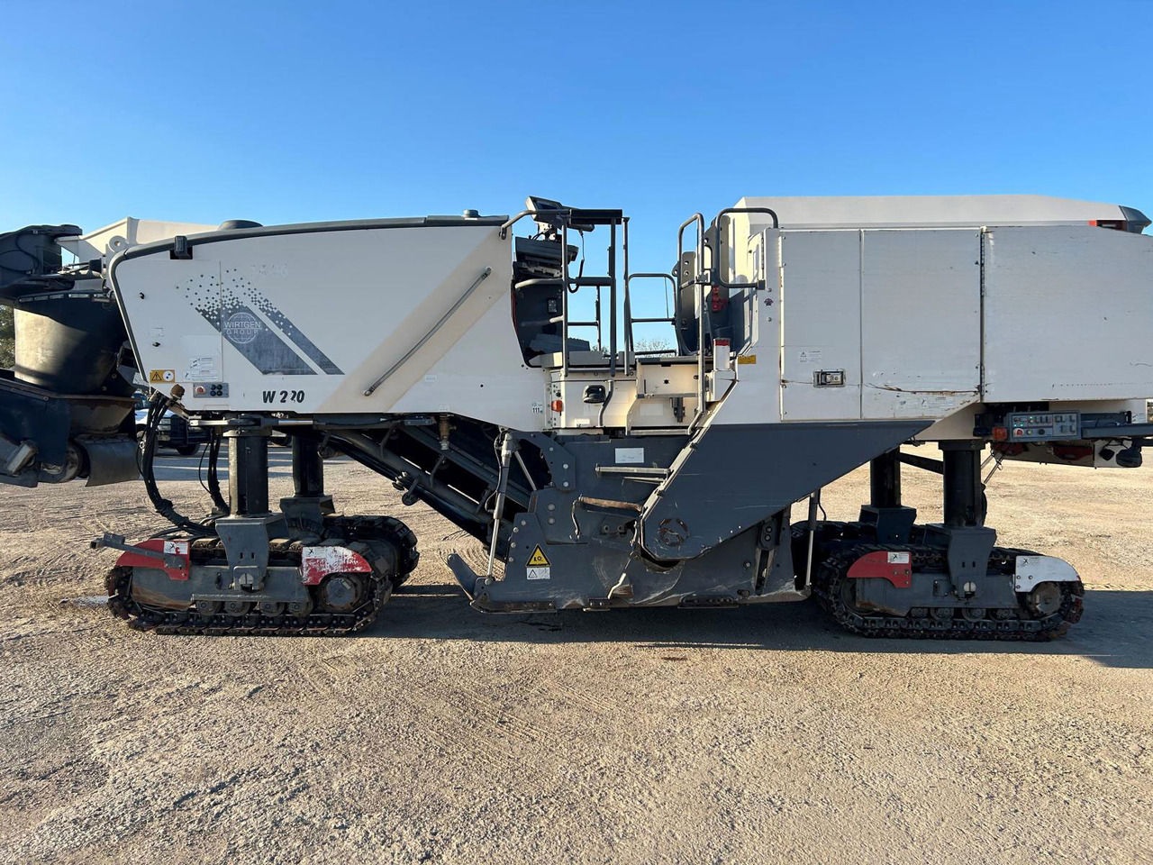 Wirtgen W 220 - Асфалтна мелница: слика 4 Wirtgen W 220 - Асфалтна мелница: слика 4