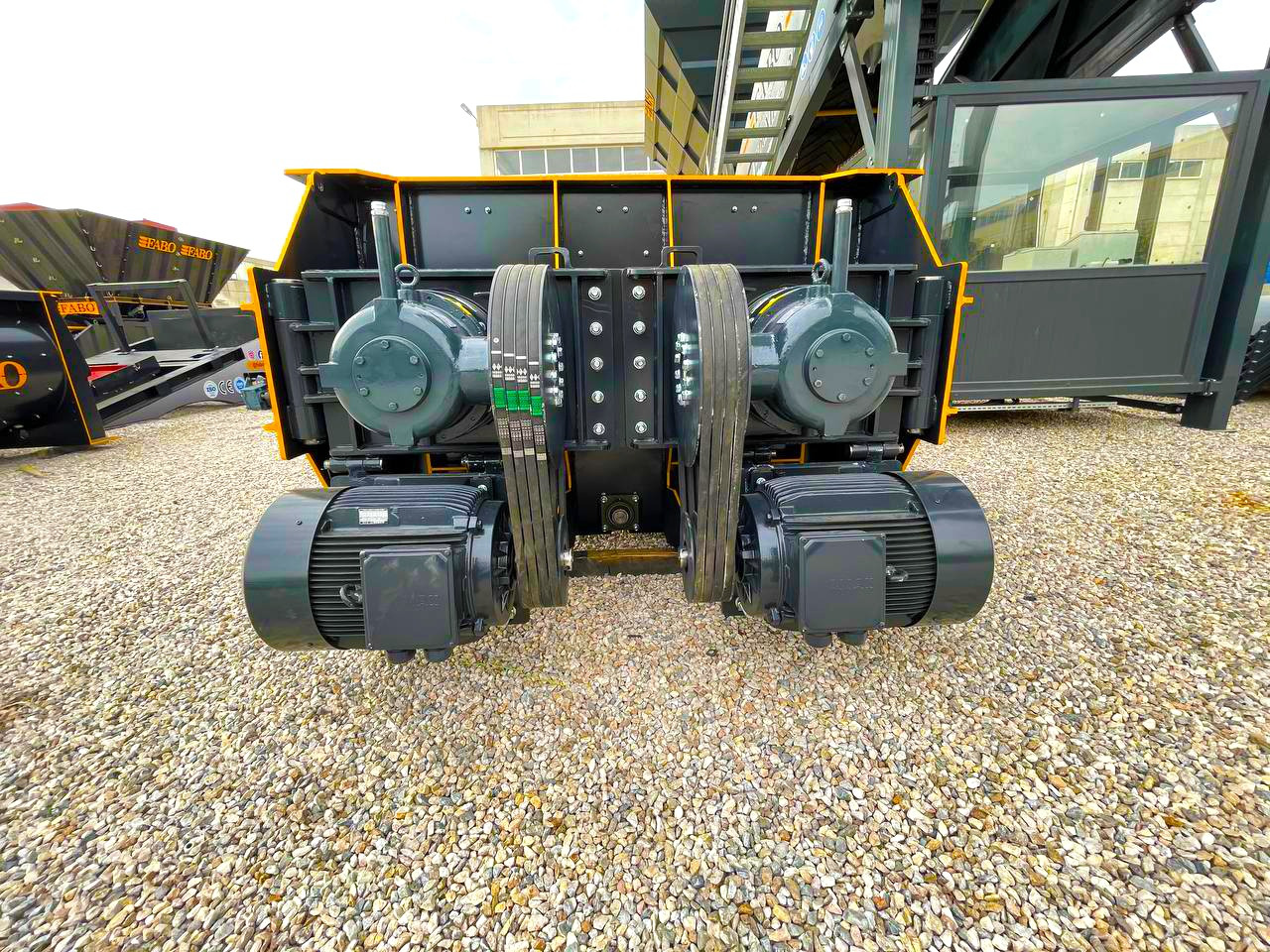 FABO twin shaft mixer - Мешалка за бетон: слика 3 FABO twin shaft mixer - Мешалка за бетон: слика 3