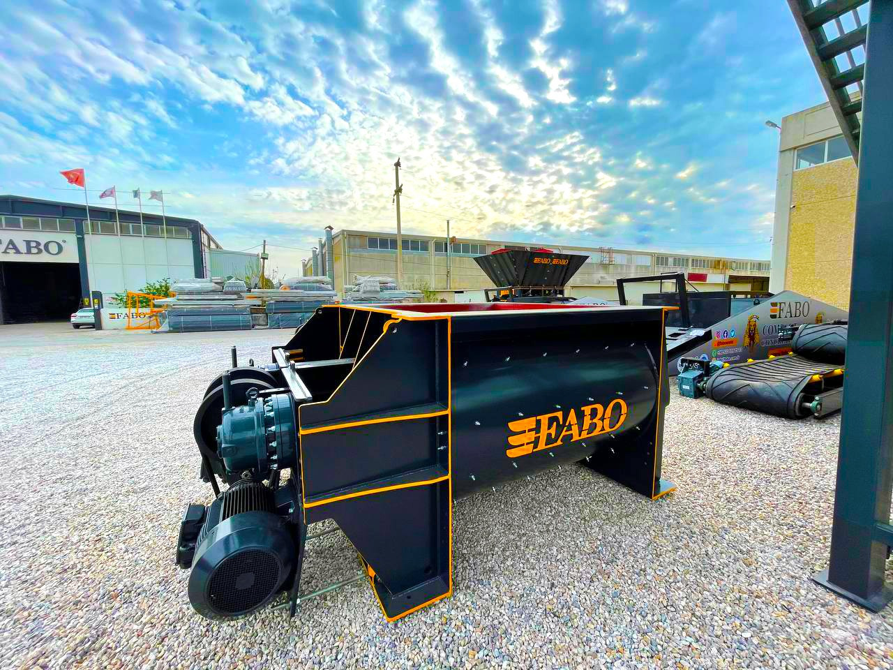 FABO twin shaft mixer - Мешалка за бетон: слика 1 FABO twin shaft mixer - Мешалка за бетон: слика 1