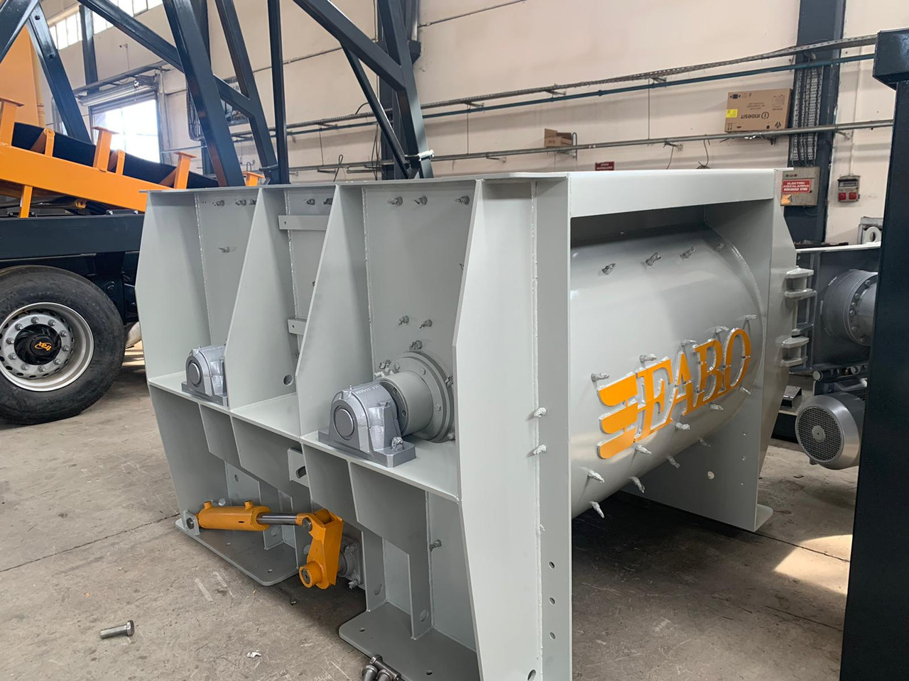 FABO twin shaft mixer - Мешалка за бетон: слика 5 FABO twin shaft mixer - Мешалка за бетон: слика 5
