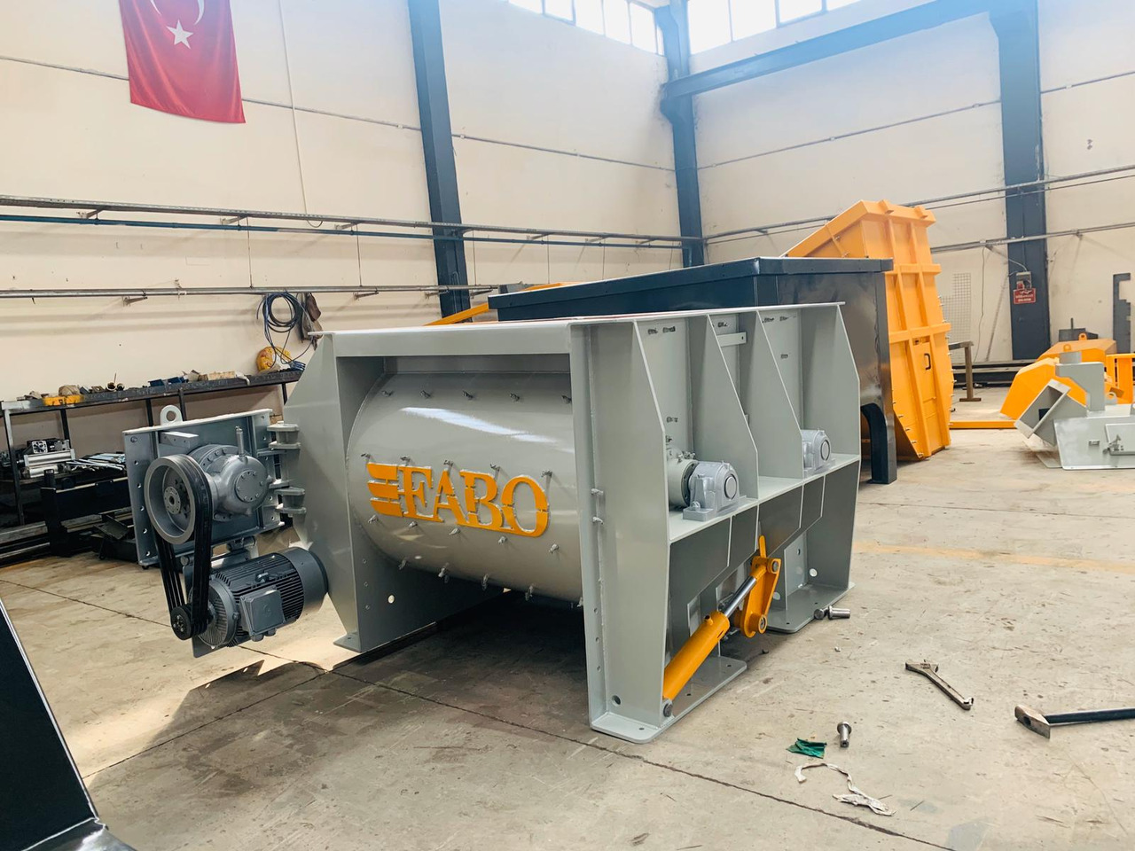 FABO twin shaft mixer - Мешалка за бетон: слика 2 FABO twin shaft mixer - Мешалка за бетон: слика 2