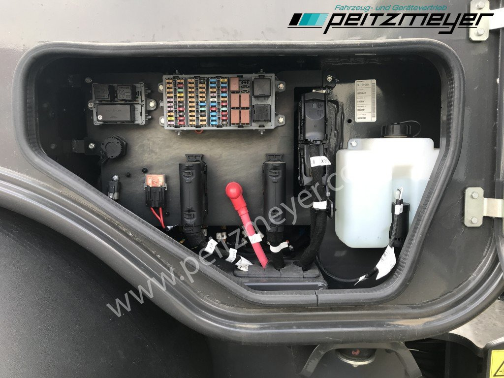 Натоварувач на тркала CASE Radlader 321 F 4 in 1 Schaufel + Palettengabel: слика 45