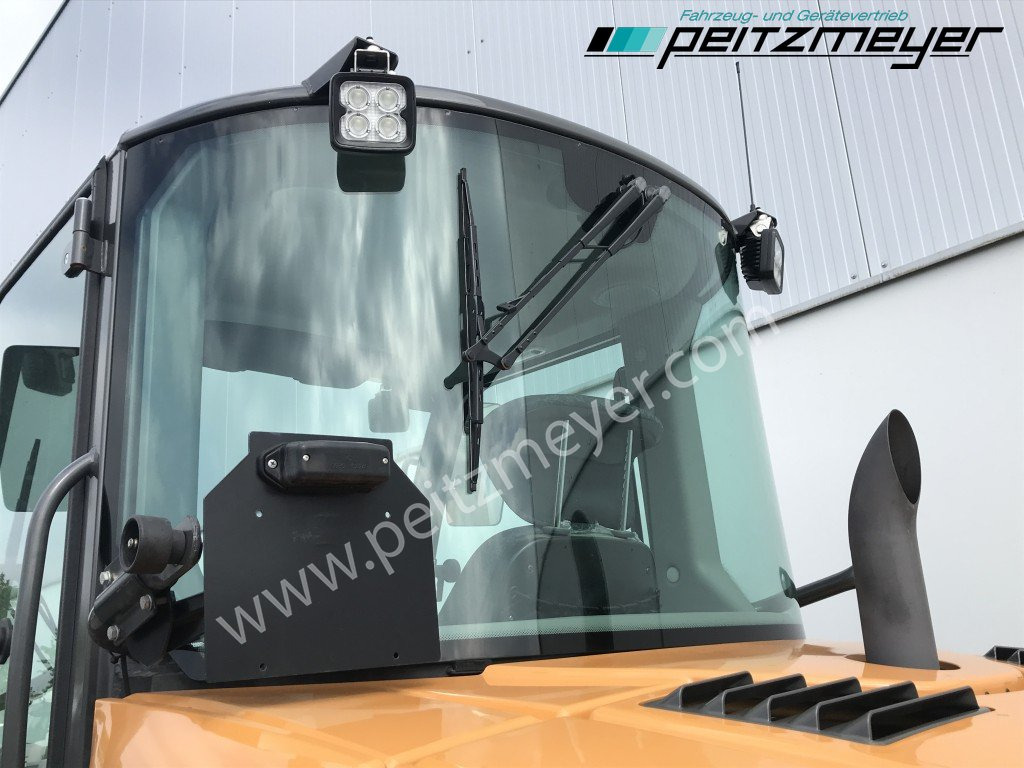 Натоварувач на тркала CASE Radlader 321 F 4 in 1 Schaufel + Palettengabel: слика 15
