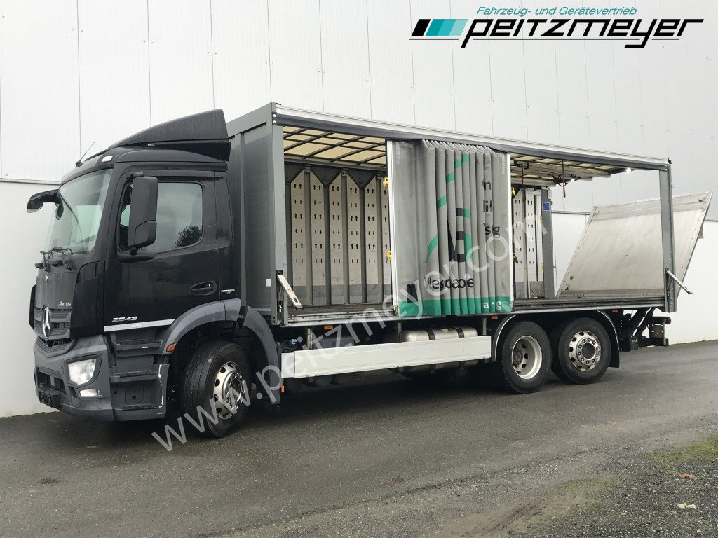 MERCEDES-BENZ Antos 2543 LL Getränke Schiebeplane Retarder, 2 x AHK, LBW 2 t., Lenkachse - Камион за пијалоци: слика 1 MERCEDES-BENZ Antos 2543 LL Getränke Schiebeplane Retarder, 2 x AHK, LBW 2 t., Lenkachse - Камион за пијалоци: слика 1