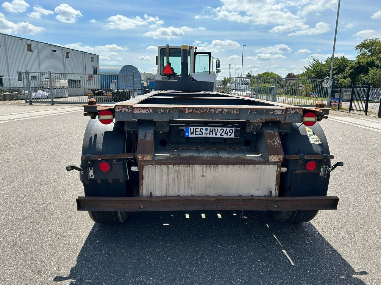 Mafa 2 x in stock 20 ft tipping chassis / disc brakes / lifting axle / alcoa wheels - Транспортер на контејнер/ Полуприколка со променливо тело: слика 4 Mafa 2 x in stock 20 ft tipping chassis / disc brakes / lifting axle / alcoa wheels - Транспортер на контејнер/ Полуприколка со променливо тело: слика 4