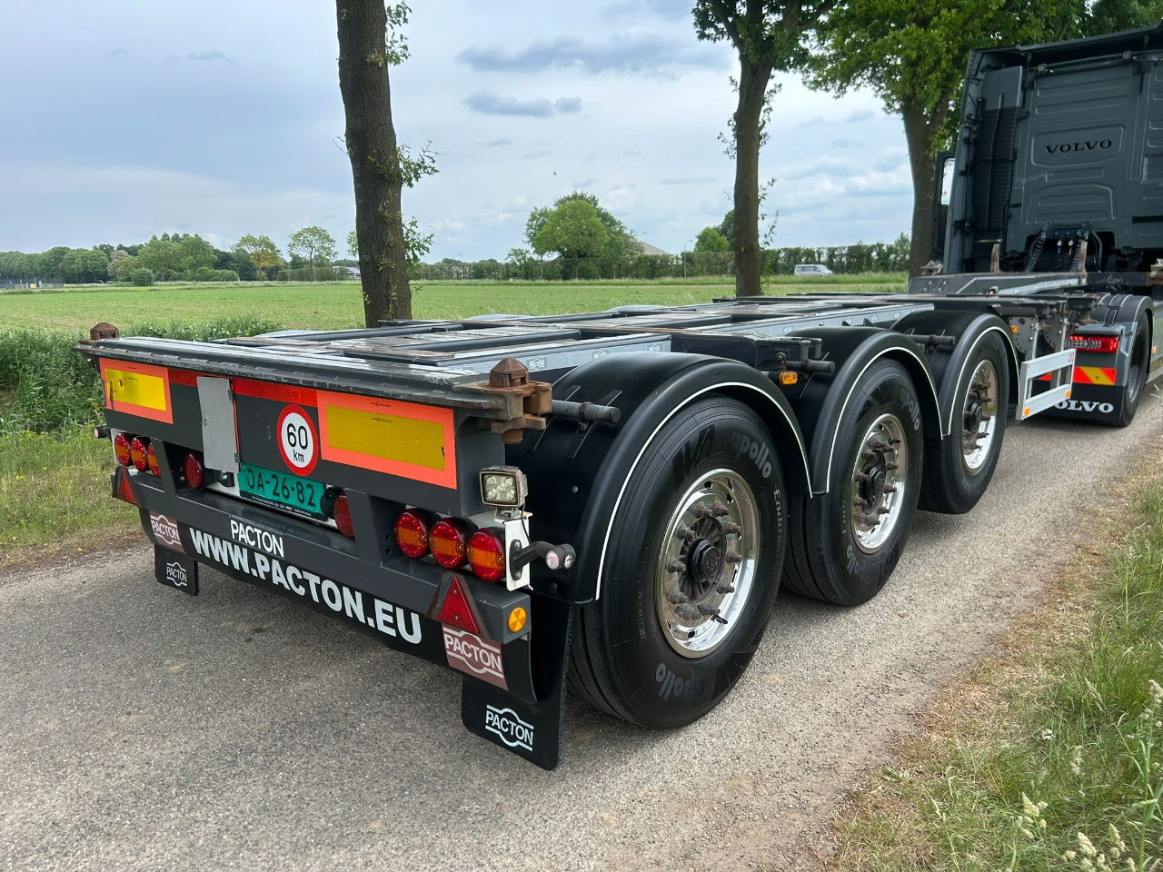 Pacton ET3 / Bpw Disc / Lifting axle / 2x20/30/40/45 ft hc / Tyres 80 / Tuf 3-20 - Транспортер на контејнер/ Полуприколка со променливо тело: слика 3 Pacton ET3 / Bpw Disc / Lifting axle / 2x20/30/40/45 ft hc / Tyres 80 / Tuf 3-20 - Транспортер на контејнер/ Полуприколка со променливо тело: слика 3