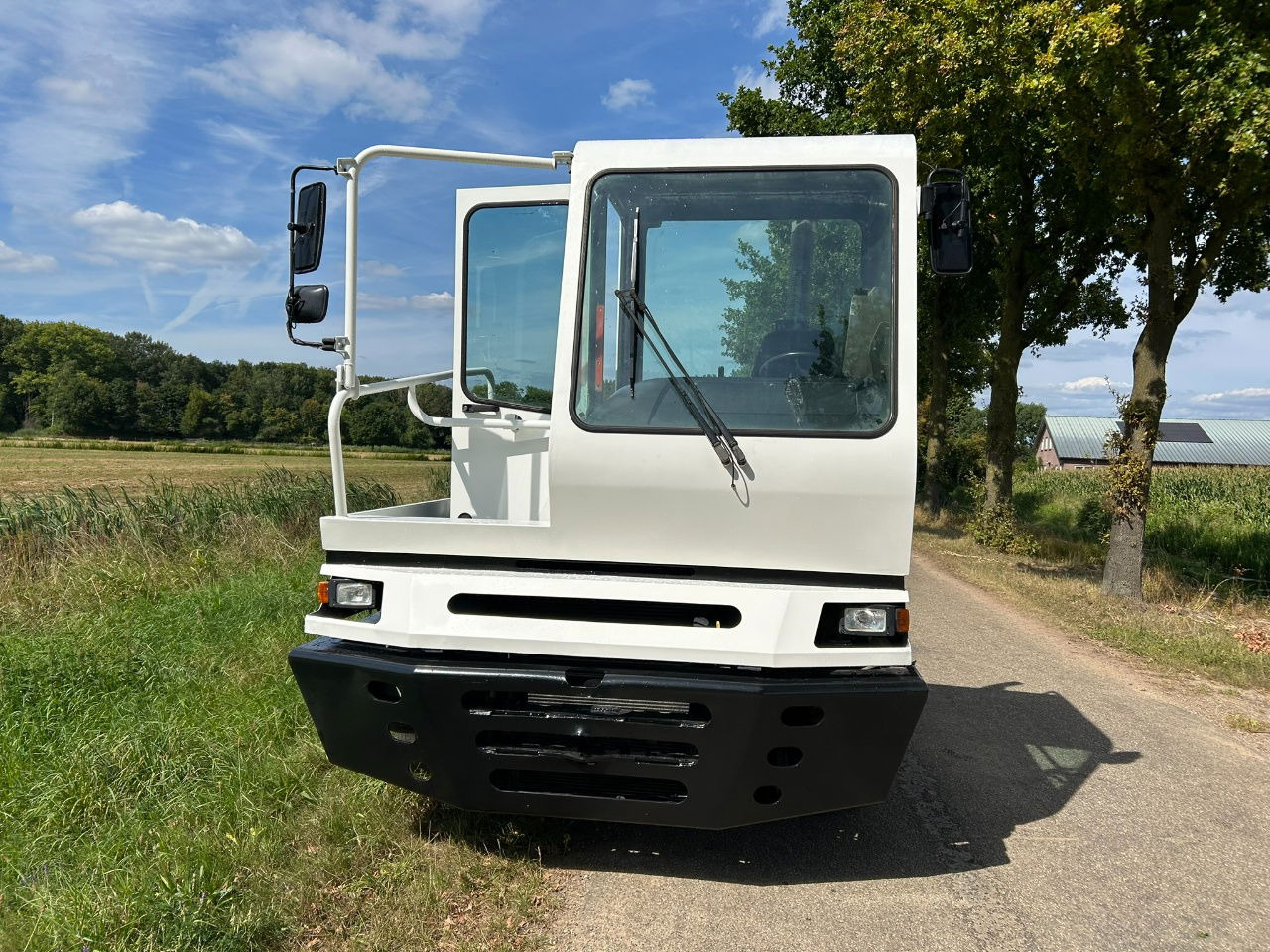 Terberg YT 182 terminal truck / Airco / Naafreductie / Cummins 173 kw - Трактор на терминалот: слика 2 Terberg YT 182 terminal truck / Airco / Naafreductie / Cummins 173 kw - Трактор на терминалот: слика 2