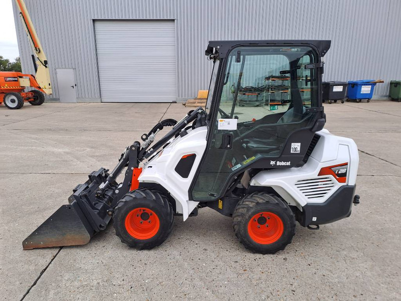 Bobcat L28 - Натоварувач на тркала: слика 1 Bobcat L28 - Натоварувач на тркала: слика 1