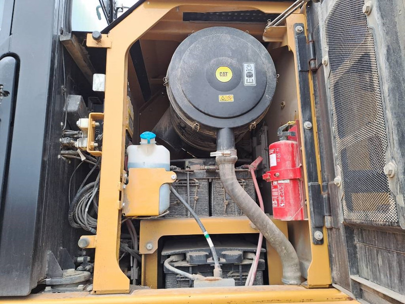 Багер гасеничар Cat 374FL: слика 20