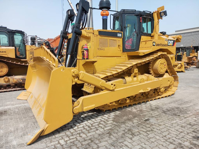 Cat D8R (Abu Dhabi) - Булдожер: слика 2 Cat D8R (Abu Dhabi) - Булдожер: слика 2