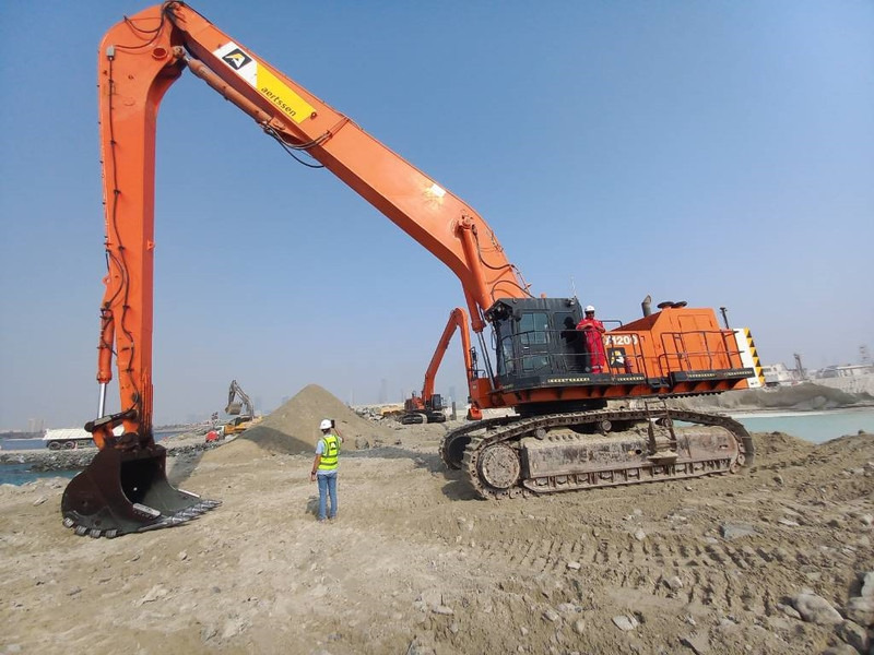 Hitachi EX1200-6 Longreach 28m (Abu Dhabi) - Багер: слика 2 Hitachi EX1200-6 Longreach 28m (Abu Dhabi) - Багер: слика 2