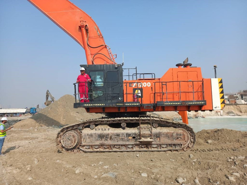 Hitachi EX1200-6 Longreach 28m (Abu Dhabi) - Багер: слика 3 Hitachi EX1200-6 Longreach 28m (Abu Dhabi) - Багер: слика 3