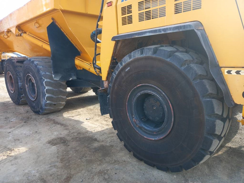 Зглобен истоварувач Komatsu HM400-3R (4 pcs available in Abu Dhabi): слика 17 Зглобен истоварувач Komatsu HM400-3R (4 pcs available in Abu Dhabi): слика 17