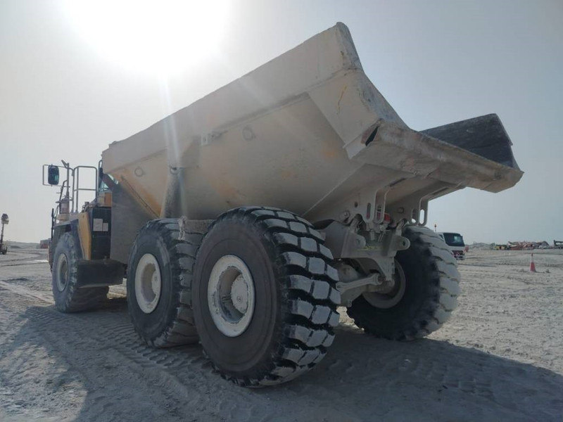 Komatsu HM400-3R (4 pieces available in Abu Dhabi) - Зглобен истоварувач: слика 4 Komatsu HM400-3R (4 pieces available in Abu Dhabi) - Зглобен истоварувач: слика 4