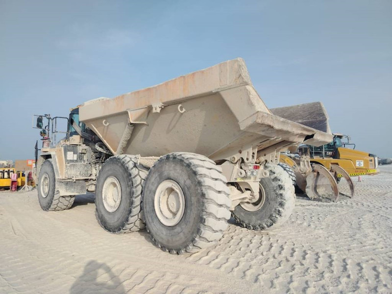 Komatsu HM400-3R (4 pieces available in Abu Dhabi) - Зглобен истоварувач: слика 3 Komatsu HM400-3R (4 pieces available in Abu Dhabi) - Зглобен истоварувач: слика 3