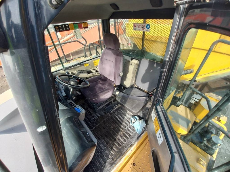 Зглобен истоварувач Komatsu HM400-3R (4pcs available in Abu Dhabi): слика 20