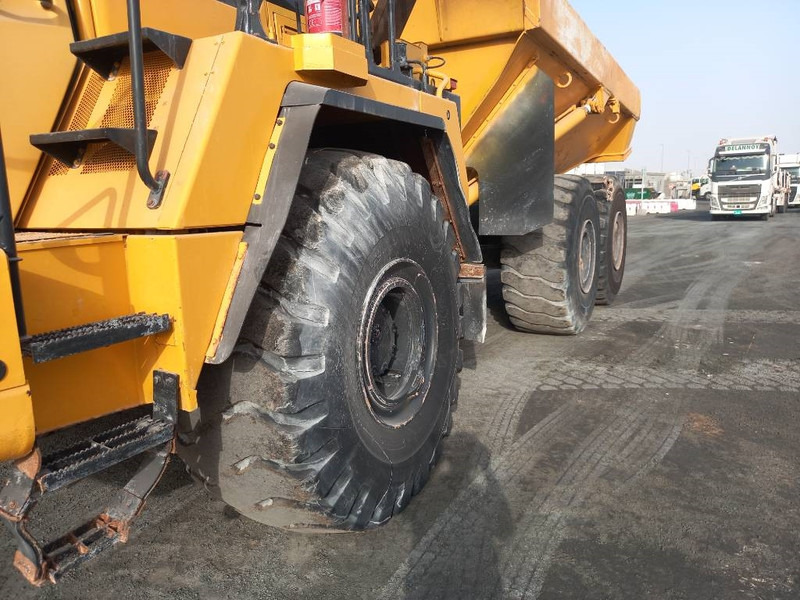 Зглобен истоварувач Komatsu HM400-3R (4pcs available in Abu Dhabi): слика 13