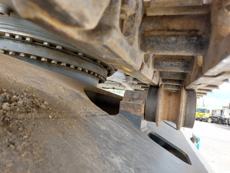 Багер гасеничар Liebherr R946LC (Lifting Cab): слика 17 Багер гасеничар Liebherr R946LC (Lifting Cab): слика 17