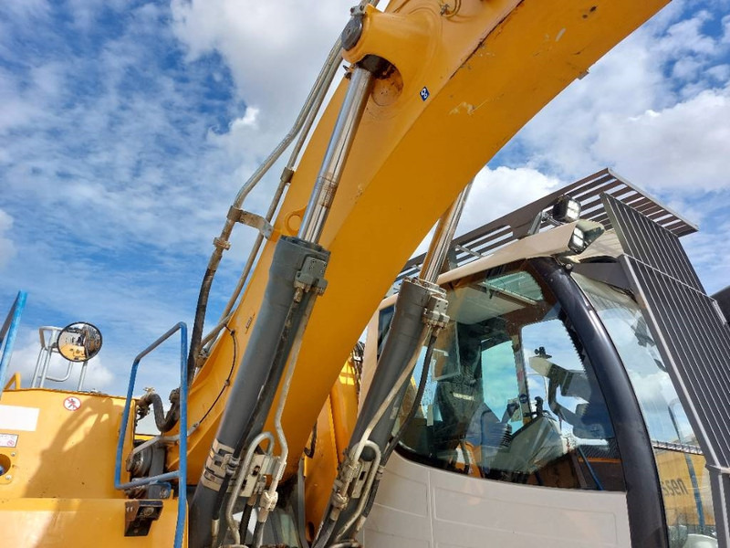 Багер гасеничар Liebherr R946LC (Lifting Cab): слика 14 Багер гасеничар Liebherr R946LC (Lifting Cab): слика 14