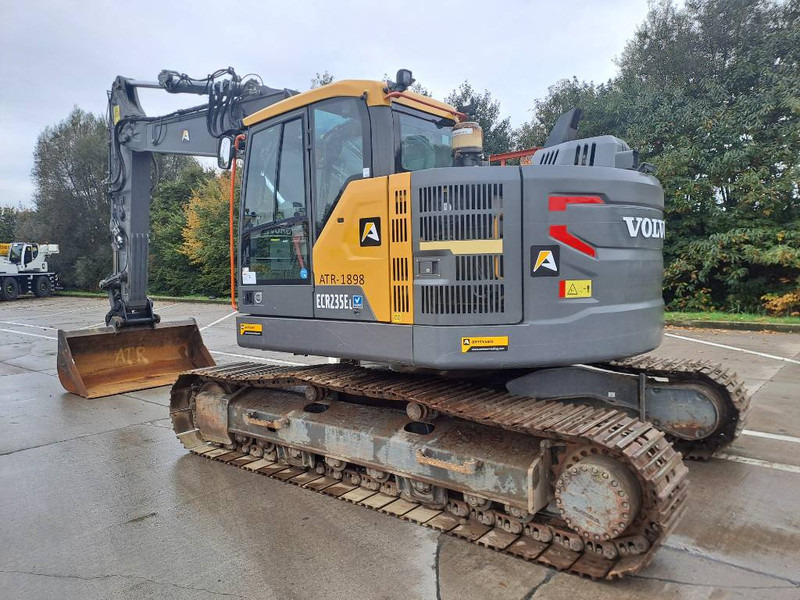 Volvo ECR 235 E - Багер гасеничар: слика 2 Volvo ECR 235 E - Багер гасеничар: слика 2