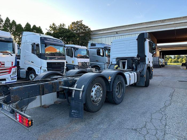 Mercedes-Benz ACTROS 2532 - Камион со кабинска шасија: слика 4 Mercedes-Benz ACTROS 2532 - Камион со кабинска шасија: слика 4
