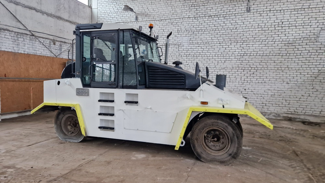 BOMAG BW24 R - Пневматски ваљак: слика 1 BOMAG BW24 R - Пневматски ваљак: слика 1