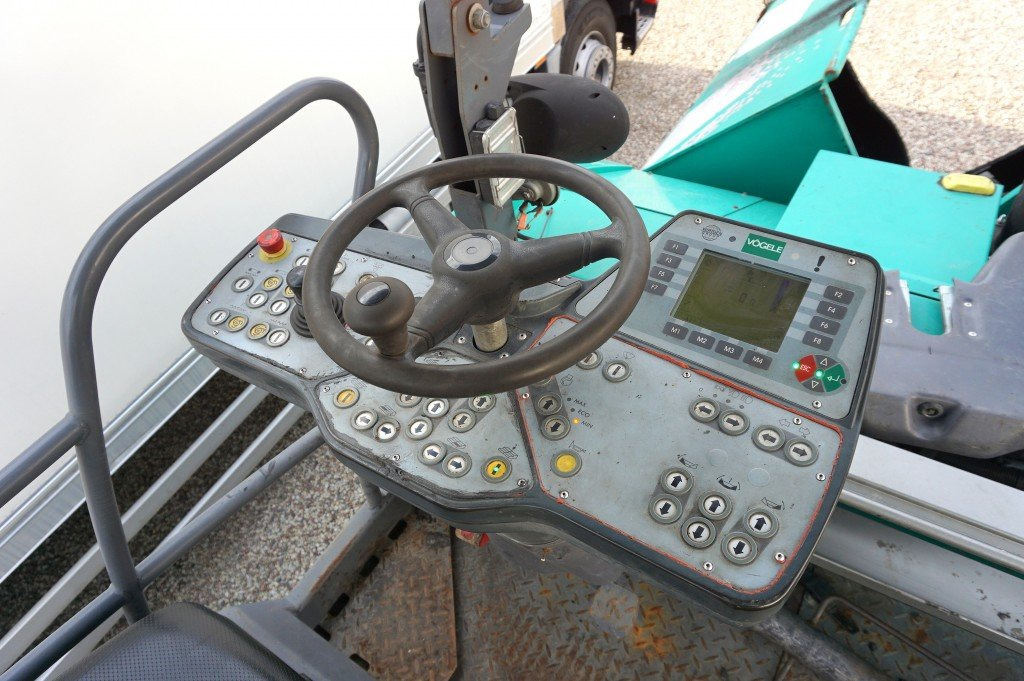 VÖGELE Super 1303-2 - Асфалтен поплочувач: слика 4 VÖGELE Super 1303-2 - Асфалтен поплочувач: слика 4