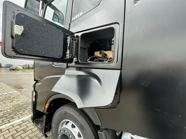 IVECO S-Way AS440S49T/P - AF4T COMFORT+AERO+ LED+NAVI... - Камион влекач: слика 3 IVECO S-Way AS440S49T/P - AF4T COMFORT+AERO+ LED+NAVI... - Камион влекач: слика 3