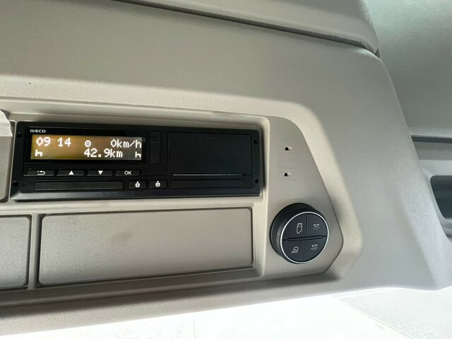 IVECO S-Way AS440S49T/P - AF4T COMFORT+AERO+ LED+NAVI... - Камион влекач: слика 5 IVECO S-Way AS440S49T/P - AF4T COMFORT+AERO+ LED+NAVI... - Камион влекач: слика 5