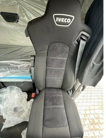 IVECO S-Way AS440S49T/P-AF4T COMFORT AERO PREMIUM LED... - Камион влекач: слика 4 IVECO S-Way AS440S49T/P-AF4T COMFORT AERO PREMIUM LED... - Камион влекач: слика 4
