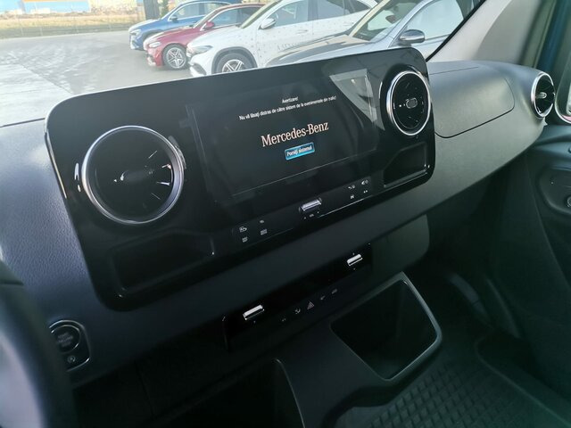 MERCEDES-BENZ Sprinter 315 cdi KA 3259 9G-TRONIC+LED+CLIMA... - Товарно комбе: слика 3 MERCEDES-BENZ Sprinter 315 cdi KA 3259 9G-TRONIC+LED+CLIMA... - Товарно комбе: слика 3