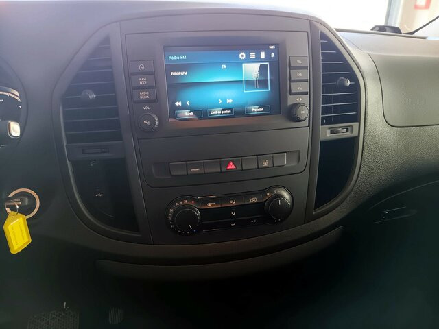 MERCEDES-BENZ Vito Kasten eVito 112 KA/FWD PARK+CLIMA... - Мало комбе, Електрично комбе: слика 2 MERCEDES-BENZ Vito Kasten eVito 112 KA/FWD PARK+CLIMA... - Мало комбе, Електрично комбе: слика 2