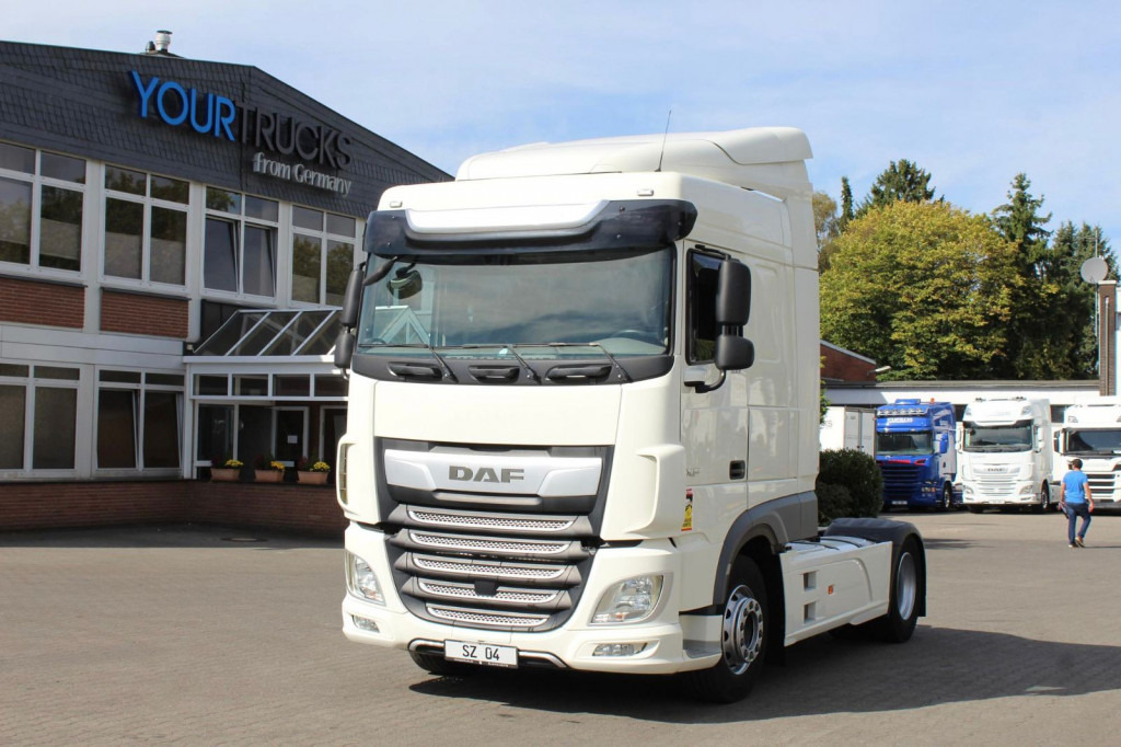 Daf XF 530 SC Retarder Standklima Kühlbox 2 liegen - Камион влекач: слика 1 Daf XF 530 SC Retarder Standklima Kühlbox 2 liegen - Камион влекач: слика 1