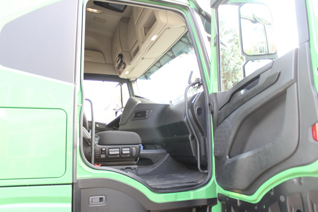 Iveco S-Way 510 Retarder Alufelgen Navi 2 x Kühlbox - Камион влекач: слика 3 Iveco S-Way 510 Retarder Alufelgen Navi 2 x Kühlbox - Камион влекач: слика 3