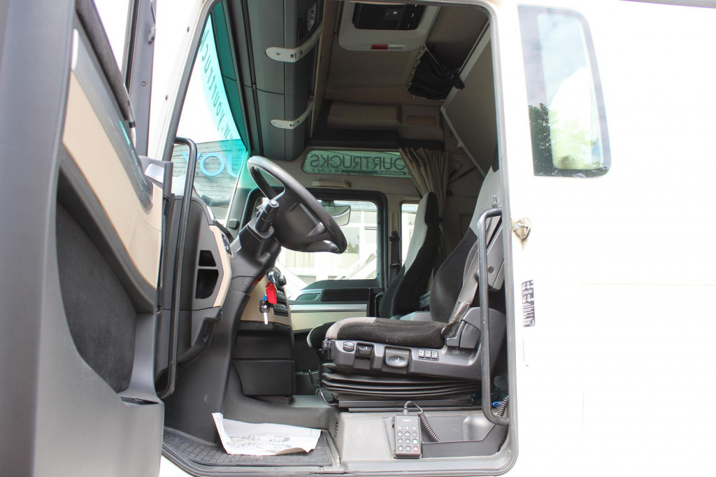 MAN TGX 18.460 E6 XXL Retarder Kühlbox Navi - Камион влекач: слика 5 MAN TGX 18.460 E6 XXL Retarder Kühlbox Navi - Камион влекач: слика 5