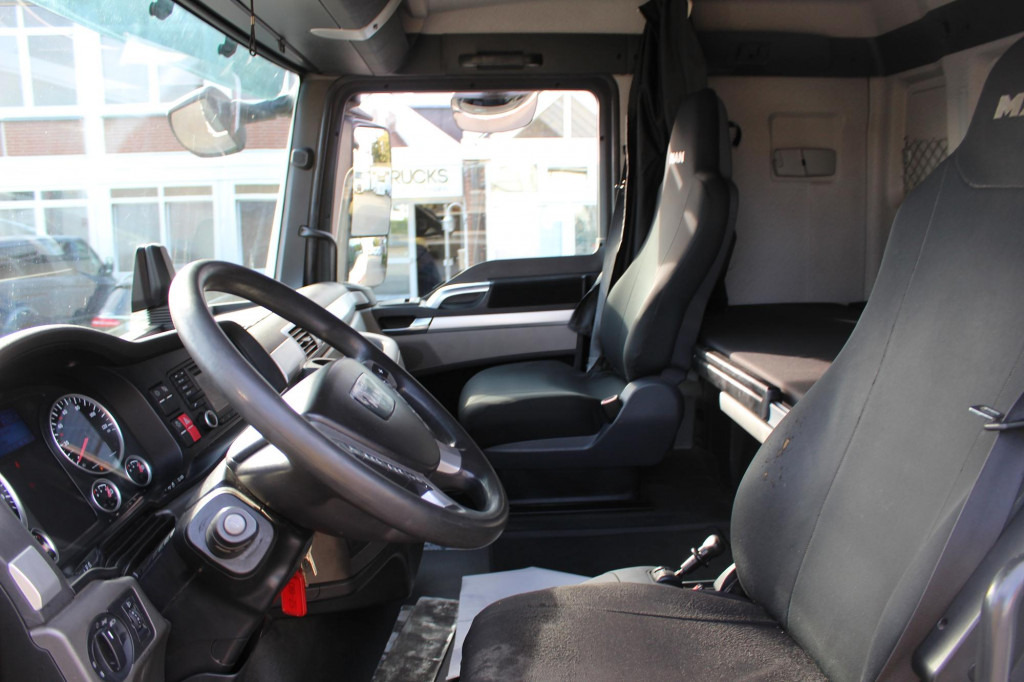 MAN TGX 18.480 E6 Flachdach 2 Tanks Retarder - Камион влекач: слика 4 MAN TGX 18.480 E6 Flachdach 2 Tanks Retarder - Камион влекач: слика 4