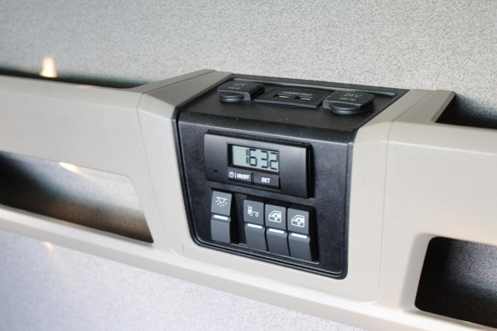 Камион влекач MAN TGX 18.510 E6 XXL Retarder Kühlbox Navi: слика 7 Камион влекач MAN TGX 18.510 E6 XXL Retarder Kühlbox Navi: слика 7