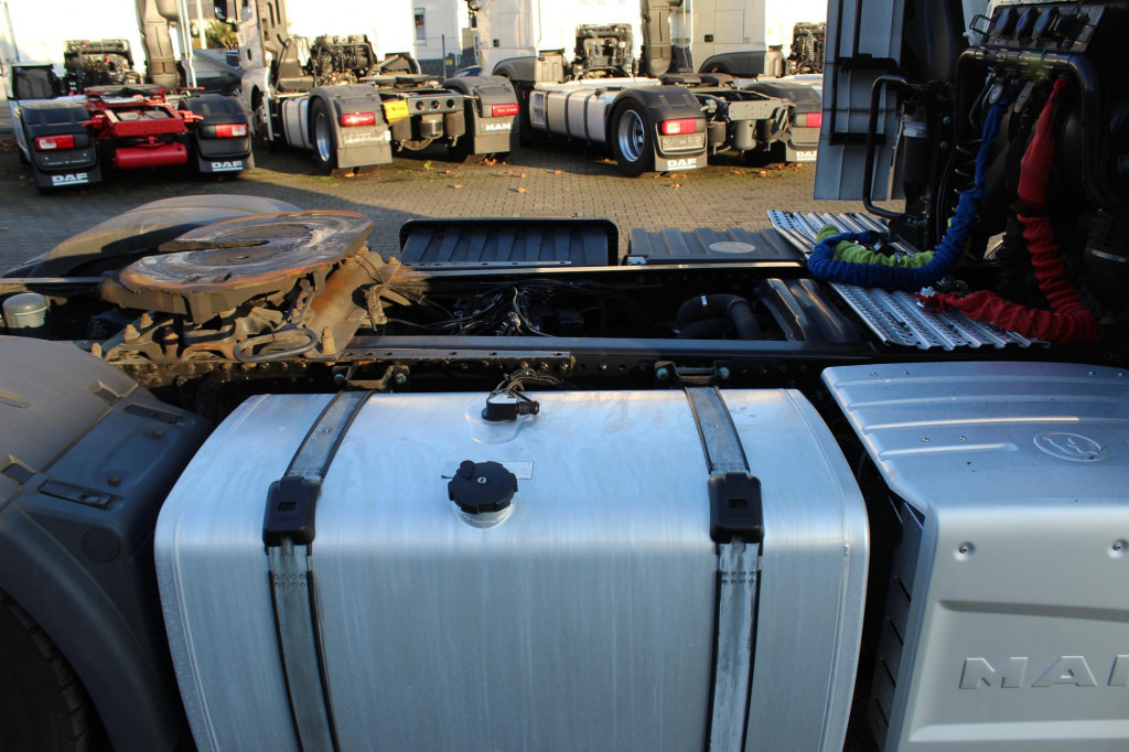 Камион влекач MAN TGX 18.510 E6 XXL Retarder Kühlbox Navi: слика 15 Камион влекач MAN TGX 18.510 E6 XXL Retarder Kühlbox Navi: слика 15